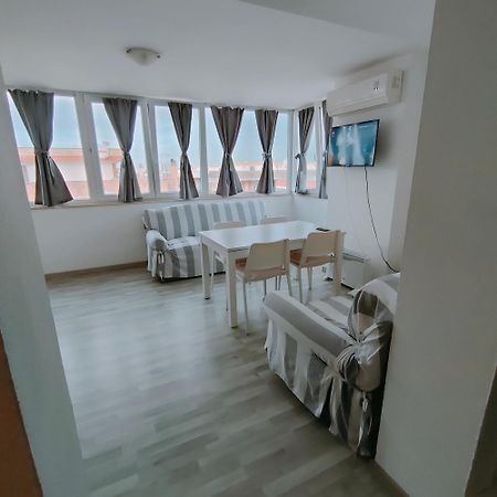 Cat'S House Apartment ลิโด ดิ ออสเตีย ภายนอก รูปภาพ