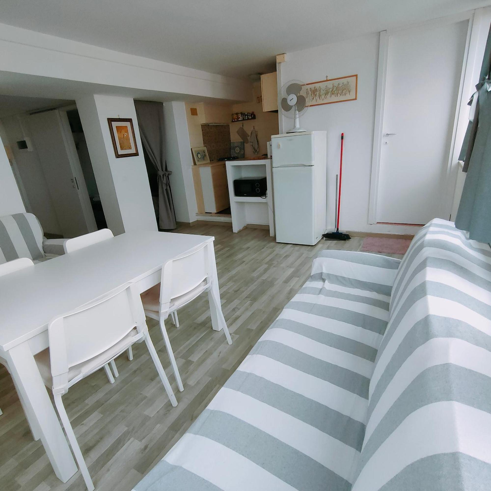 Cat'S House Apartment ลิโด ดิ ออสเตีย ภายนอก รูปภาพ